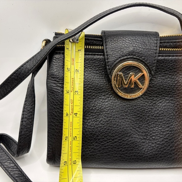 Certified Authentic Black Michael Kors Cross Body Handbag pebble leather - Picture 2 of 16